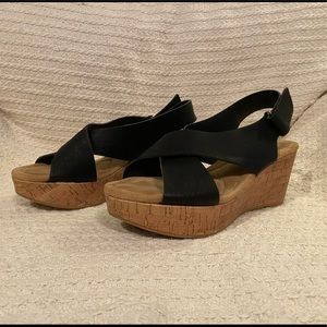 CL by Laundry Black Wedge Sandals Size 8.5